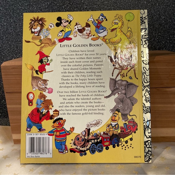BARBIE NWT/VGUC Bundle:3 Barbie vintage Golden Books. - Picture 5 of 16